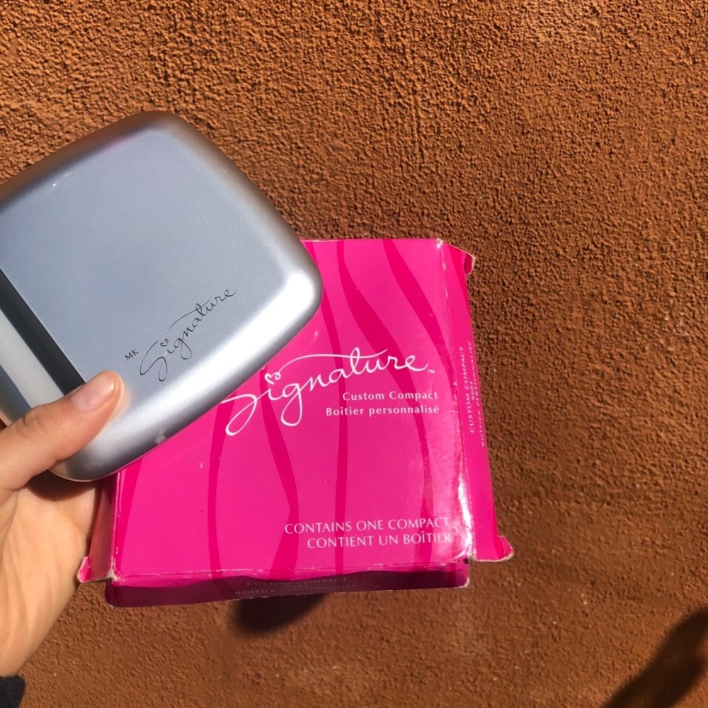 AVON Make-up Compact